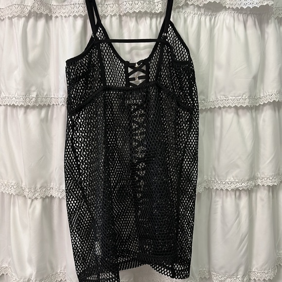 Edgy black mesh cover up - Picture 3 of 6